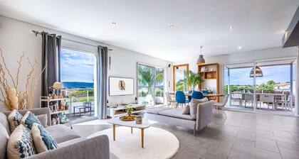 Villa , piscine chauffée, vue exceptionnelle, jardin exotique, classé 4*