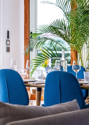 Dining - Villa, heated pool, exceptional view, exotic garden, 4-star rating (Montbazin)