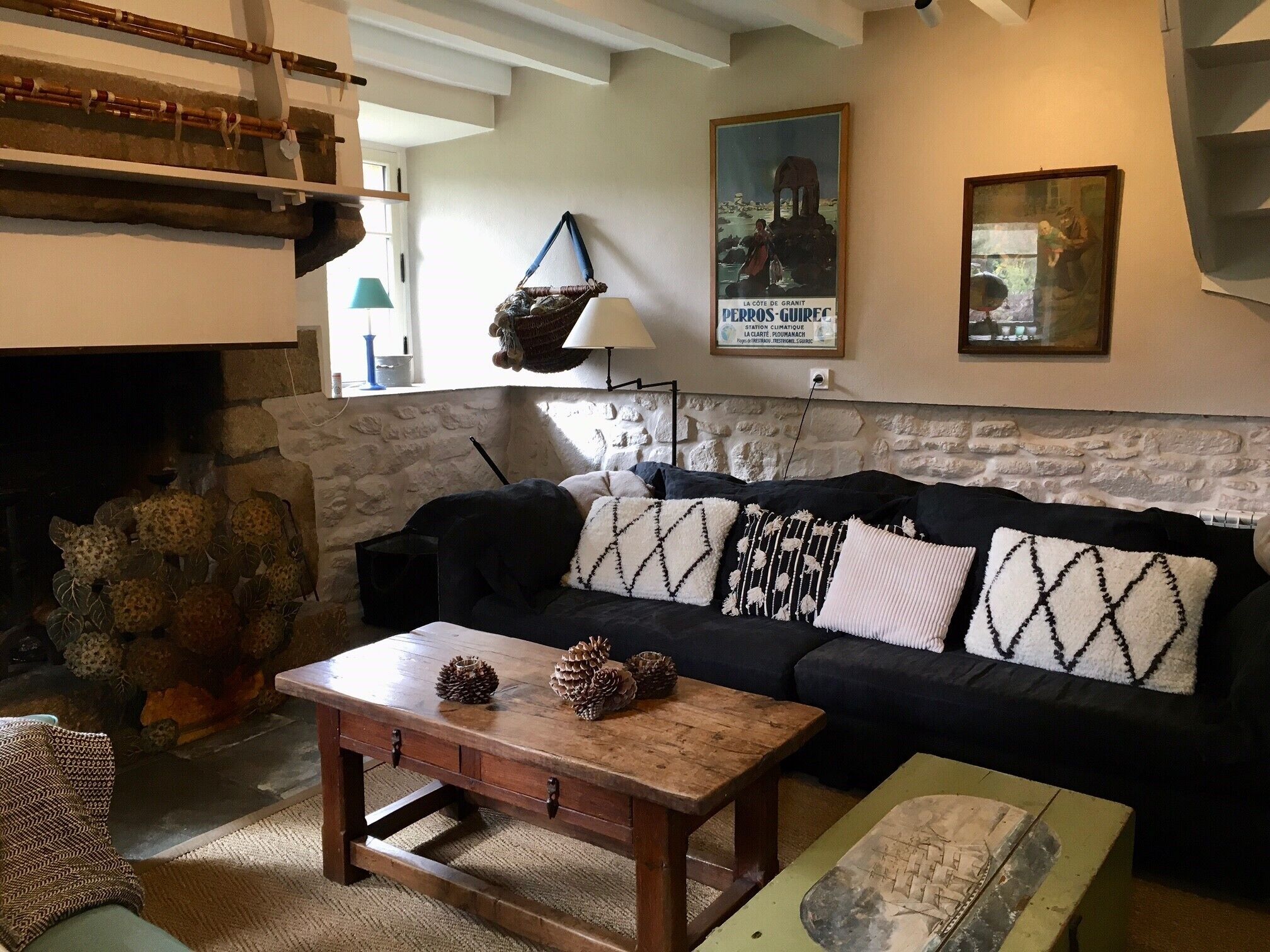 Magnificent 1 hectare property with wood and pond, direct access to the beach