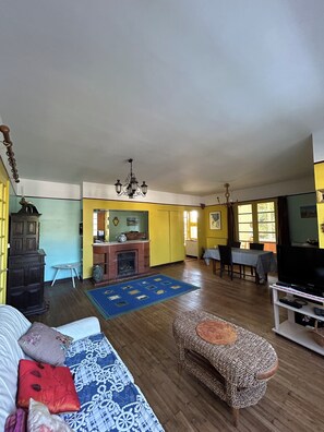 TV, peis og DVD-spiller