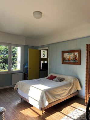 2 عدّة غرف نوم ومكواة/لوح كي وواي فاي مجانًا