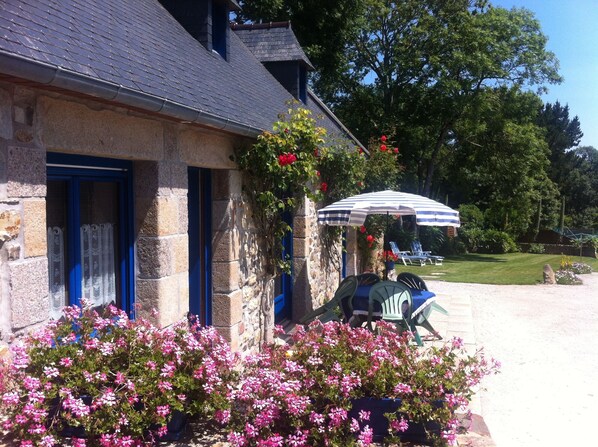Terrace/patio - TYPICAL BRETON HOUSE classified 2 stars (Crozon)