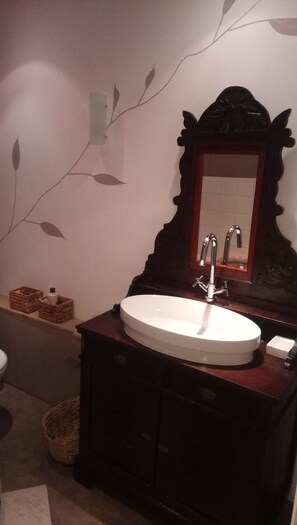 Haartrockner, Handtücher, Seife