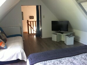 1 bedroom, WiFi, bed sheets