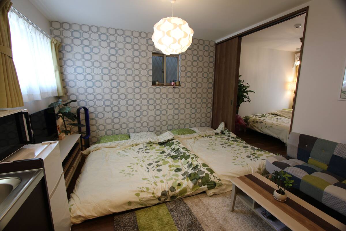 1 habitación, tabla de planchar con plancha y wifi gratis 
