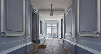 Appartement meublé haut de gamme à moins de 50 mÚtres du Chùteau de Versailles