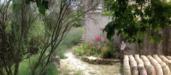 Independent apartment in the countryside, near rivers: canoe