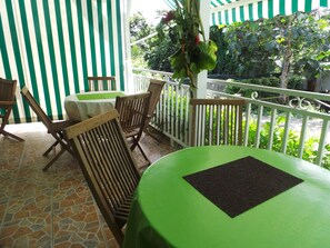 Outdoor dining - Apartment VANILLA (Petit-Bourg)