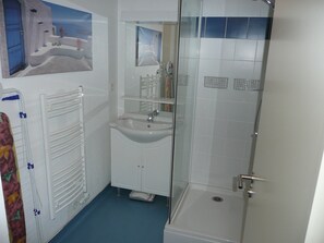 Regadera y secadora de cabello 