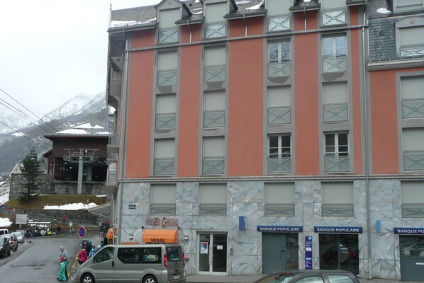 Estacionamiento en la propiedad 