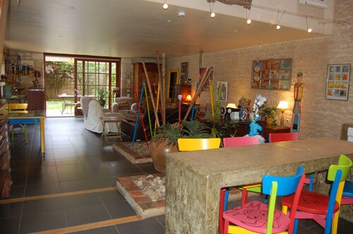 CHARMING GITE at the gates of the Marais Poitevin and Niort with private pool