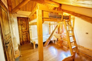 3 chambres, fer et planche à repasser, accès au Wi-Fi (inclus)