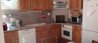 Spacious air-conditioned gîte for 2 to 4 people