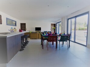 Dining - California air-conditioned villa and heated pool (Vence)
