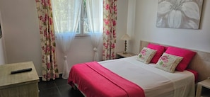 4 bedrooms, in-room safe, iron/ironing board, travel cot