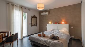 4 slaapkamers, een strijkplank/strijkijzer, gratis wifi, beddengoed