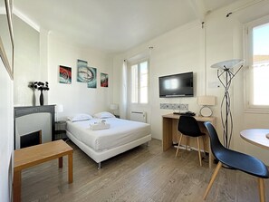 1 bedroom, internet, bed sheets - Stylish and Modern 1 Bedroom Rue Florian (Cannes)