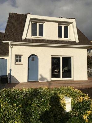 Exterior - Very well exposed villa 8/10 people resort center, 300 meters from the beach. (Neufchâtel-Hardelot)