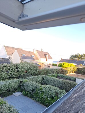 Property grounds - House in Batz Sur Mer  (Batz-sur-Mer)