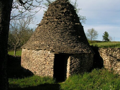 Le Figuier: In the heart of black Périgord, old farmhouse with panoramic view