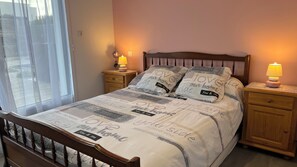 3 bedrooms, iron/ironing board, travel cot, free WiFi