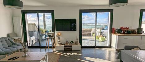 Smart TV, books, computer monitors