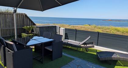 House in front of sea, beach at 100 meters Calm