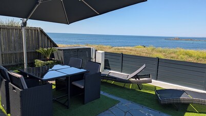 House in front of sea, beach at 100 meters Calm