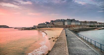 House *** in Mont Saint Michel bay 2 to 5 people