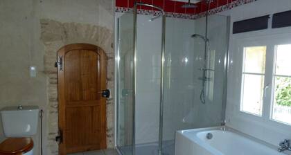 Near Taize-4 kms -'LE TINAILLER' Character Stone House-8 Sleeps