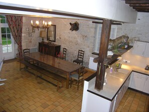Fridge, microwave, oven, stovetop - Large, well-equipped gîte and spa (optional) - between Touraine and Berry (Nouans-Les-Fontaines)