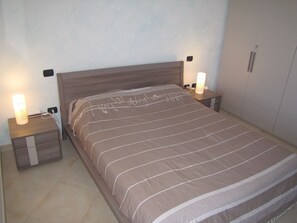 1 bedroom, in-room safe, iron/ironing board, bed sheets