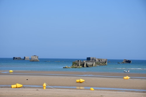 Grand F2/Parking/Pte résidence privée /MER à 300 Mètres-PLAGES DU DEBARQUEMENT-