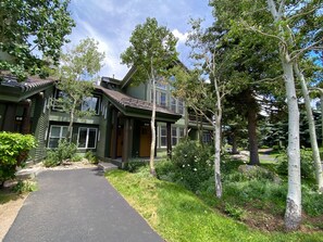 Condo, 2 Bedrooms | Exterior