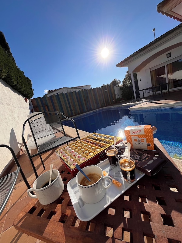 Pool - NON-SEMI-DETACHED HOUSE WITH PRIVATE POOL WIFI AIR CONDITIONING NEAR BEACH RIELLS (L'Escala)