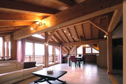 Very beautiful chalet, near Les Arcs ski area, 10 people, 140 m2