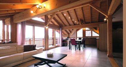 Very beautiful chalet, near Les Arcs ski area, 10 people, 140 m2