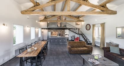 Loft à proximité du Lac de Sainte Croix, rénové, confortable et bien située