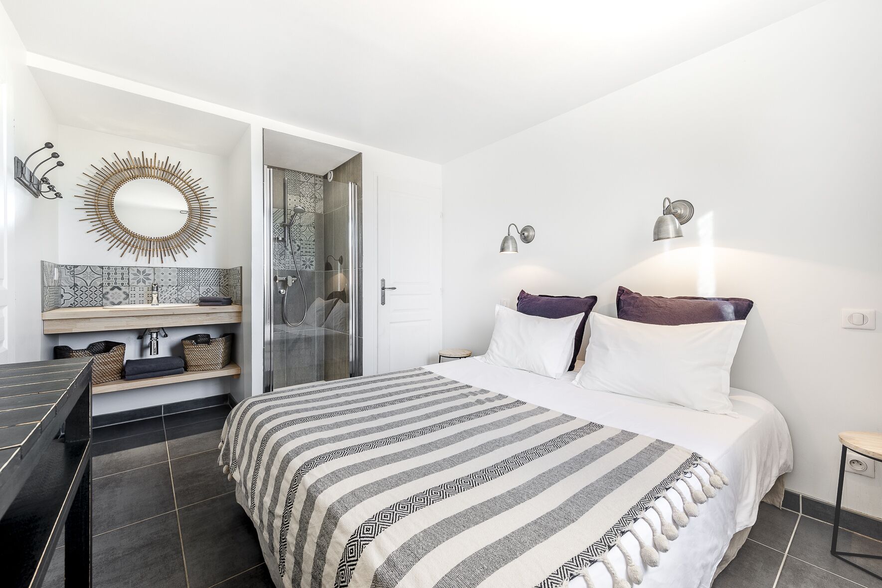 3 多间卧室、熨斗/熨衣板、WiFi、床单