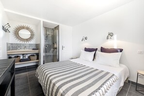 3 多间卧室、熨斗/熨衣板、WiFi、床单