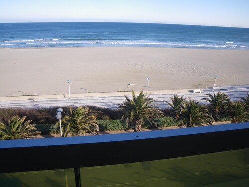 Canet plage beau T2 front de mer, Vu mer à couper le souffle, Parking Privé Wifi