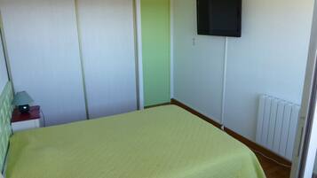 1 habitación, tabla de planchar con plancha y wifi gratis