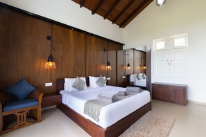 Superior Double Room | Soundproofing, rollaway beds, free WiFi, bed sheets - Subaseth Villa (Nuwaragam Palatha Central)