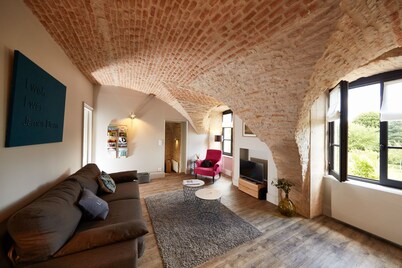 Former convent from the 17th, renovated, private garden, Beaune center