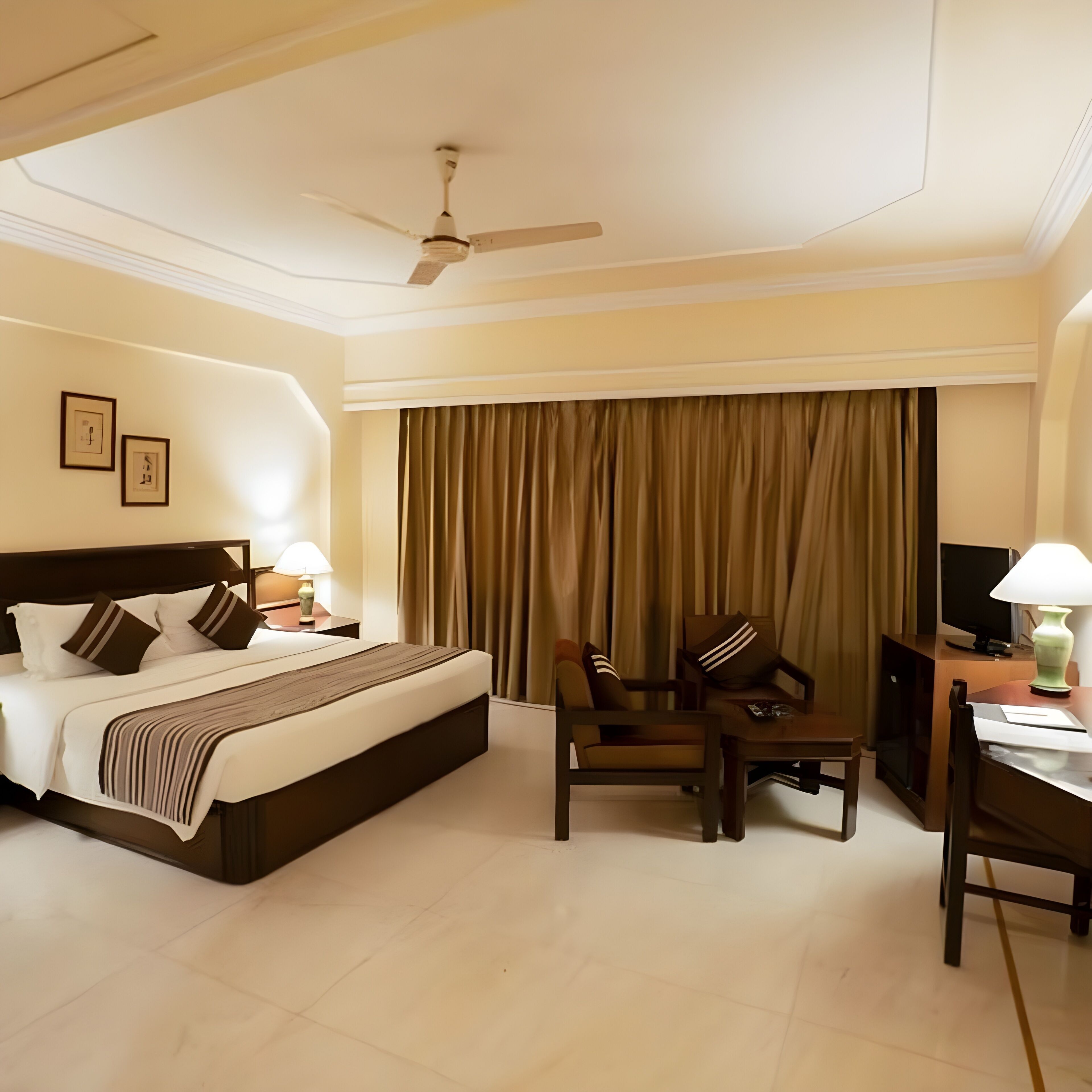 1 bedroom, premium bedding, minibar, in-room safe