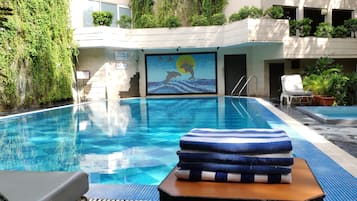 Outdoor pool, pool loungers