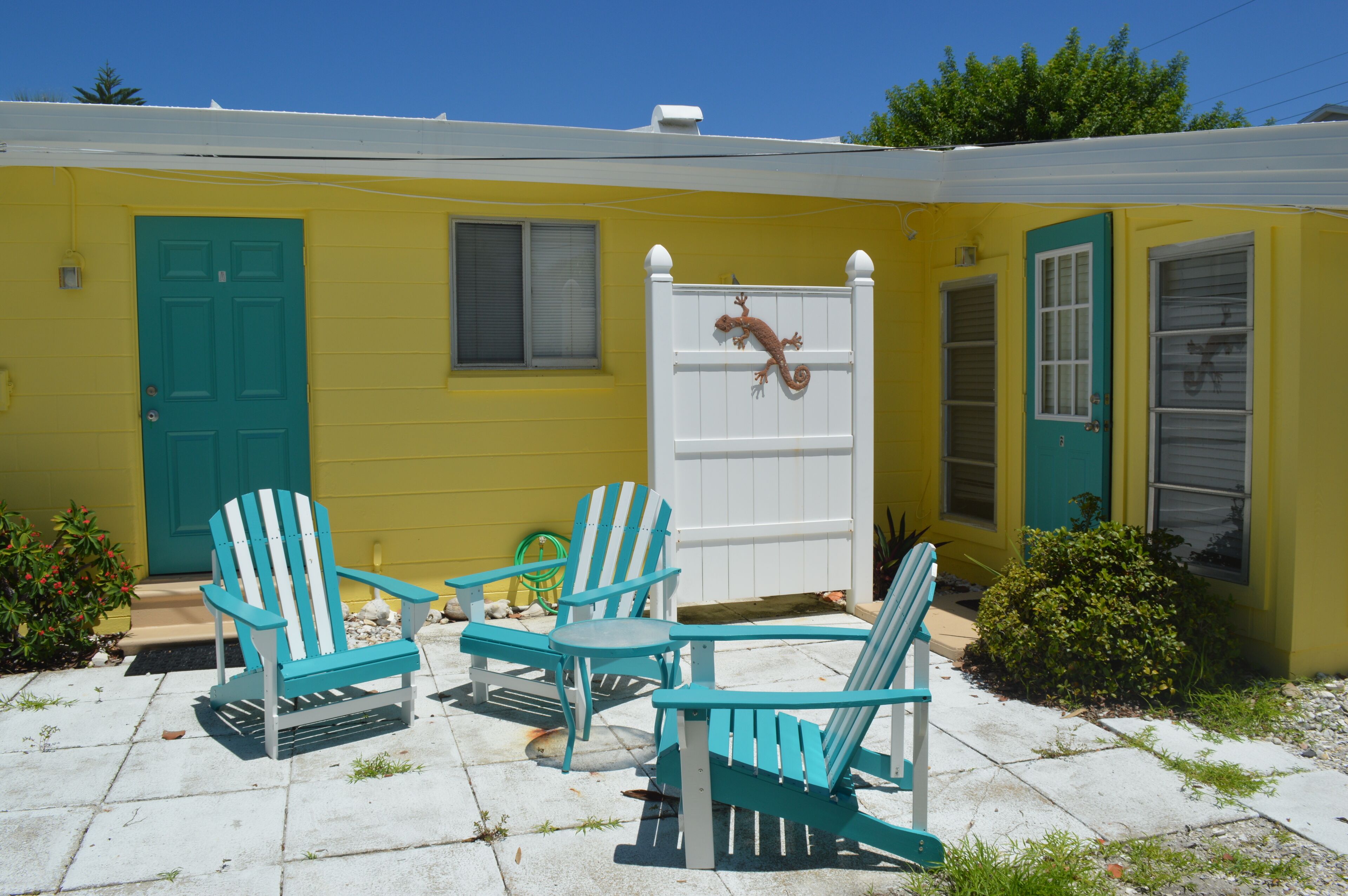 Seaside Cottage- just steps from the beach on Manasota Key