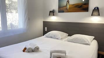 3 habitaciones, tabla de planchar con plancha, cuna de viaje y wifi