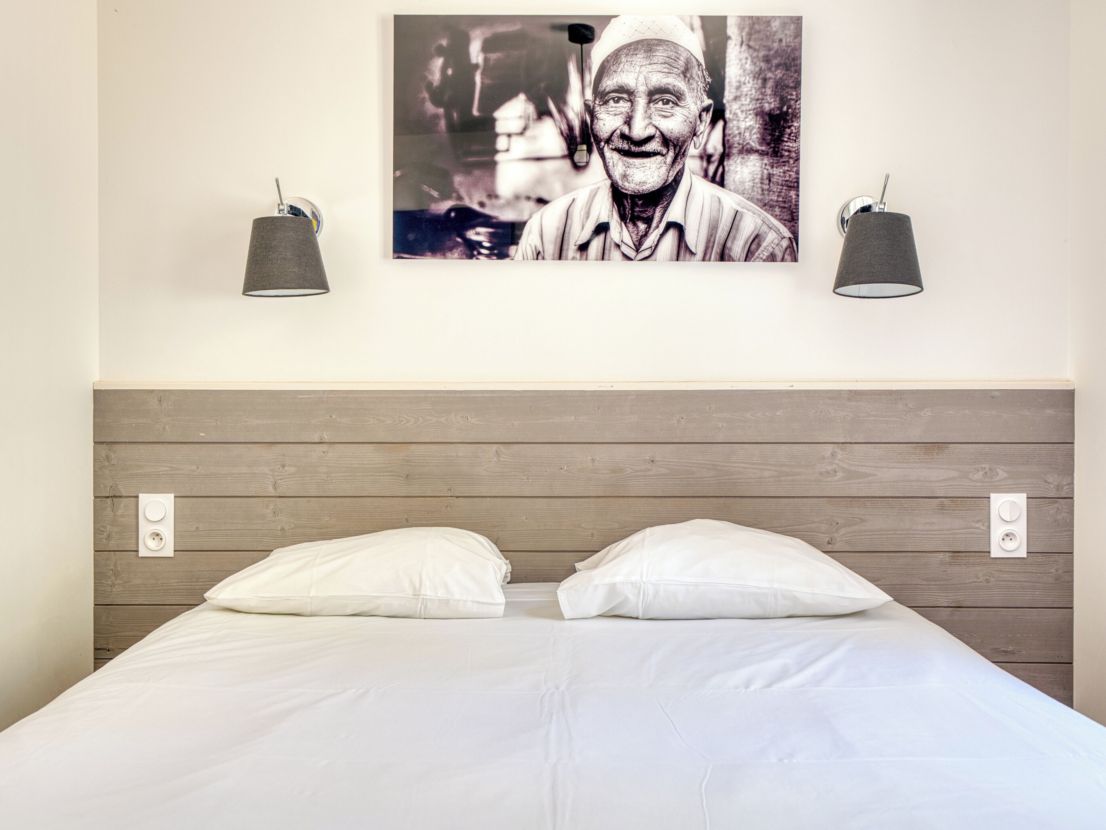 3 habitaciones, tabla de planchar con plancha, cuna de viaje y wifi 