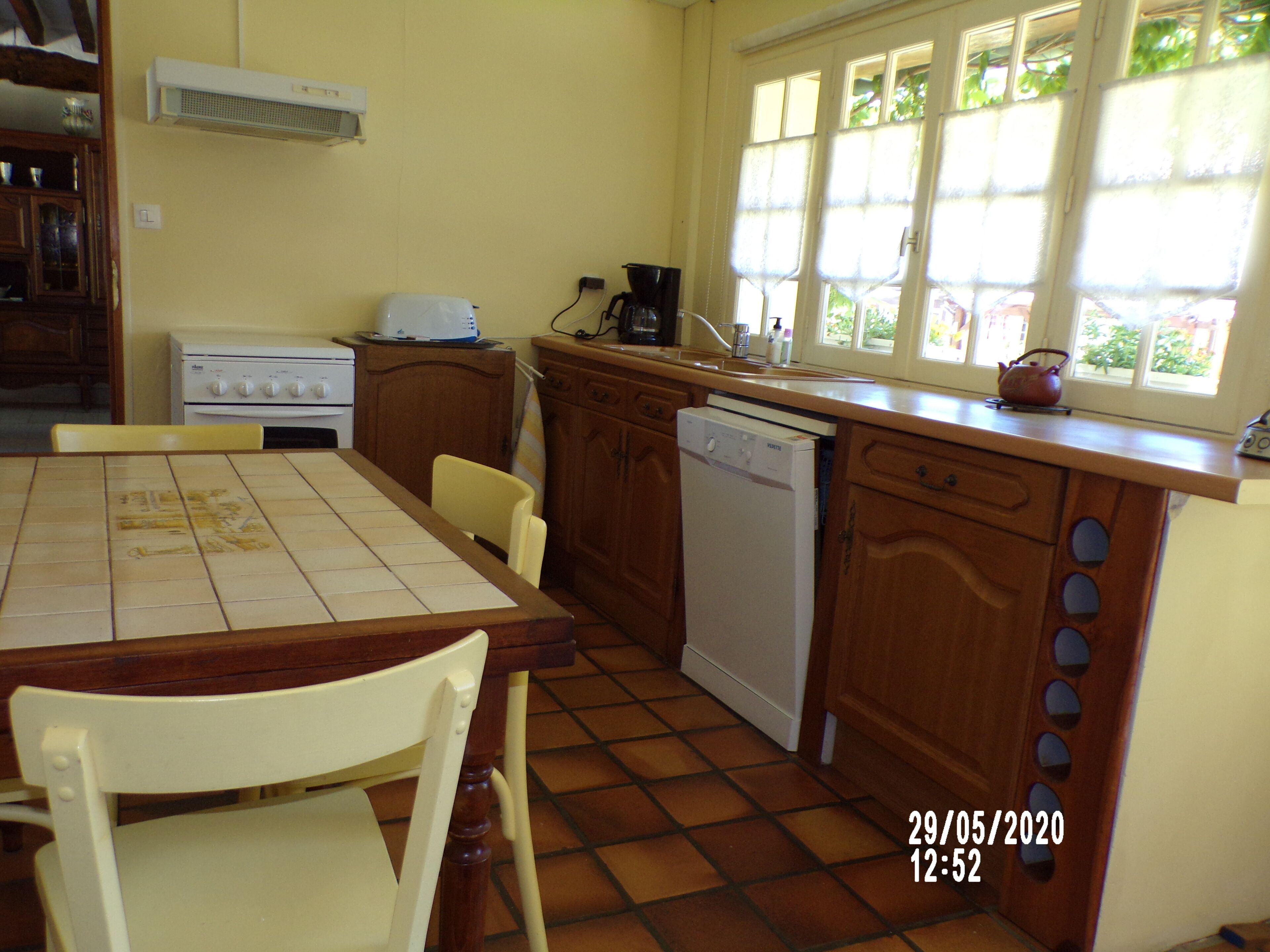 In the Pays de Brou single storey house in the countryside in Unverre 